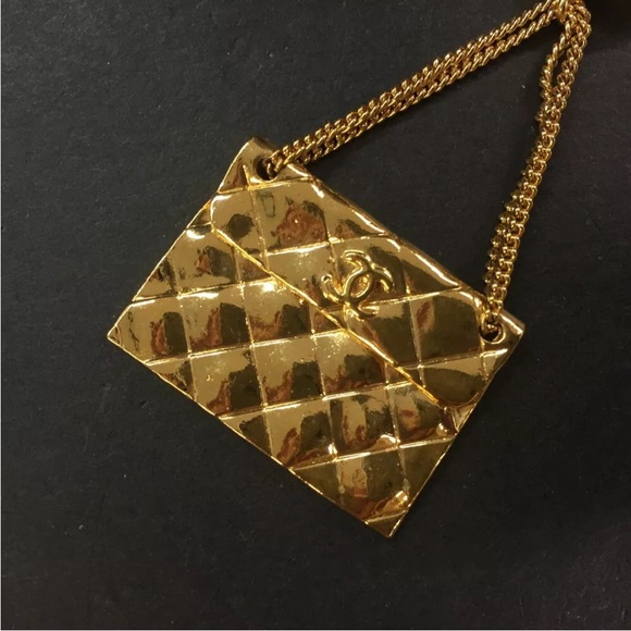 CHANEL CC Logo Matelasse Chain Bag Gold Tone Brooch - Picture 3 of 8